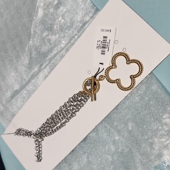 🍀Beautiful St. Patty's Day Clover Necklace Talbots NWT🍀 - Picture 2 of 3